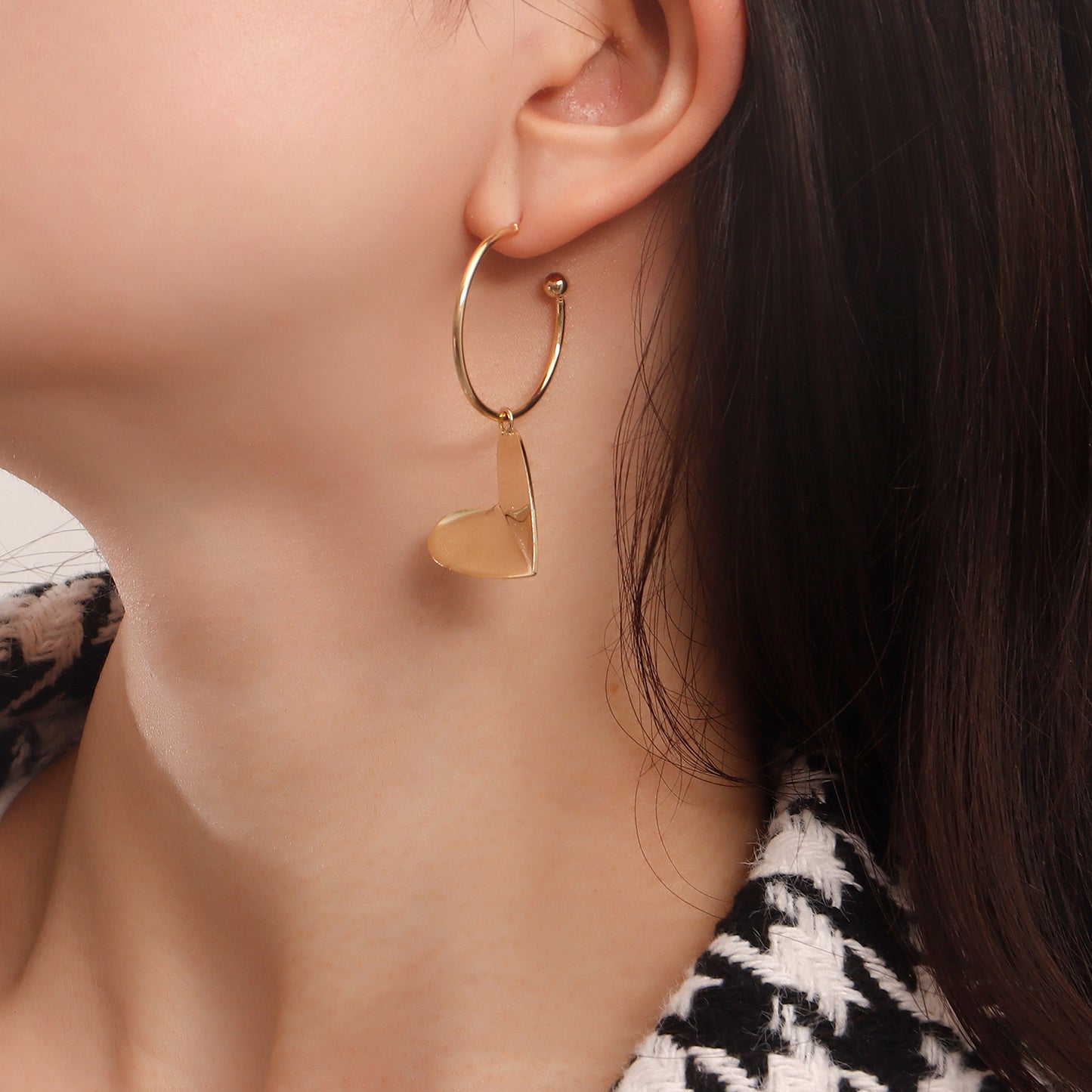 Geometric Large Hoop Heart Pendant Earrings for Women Alloy Electroplated Fashion Jewelry
