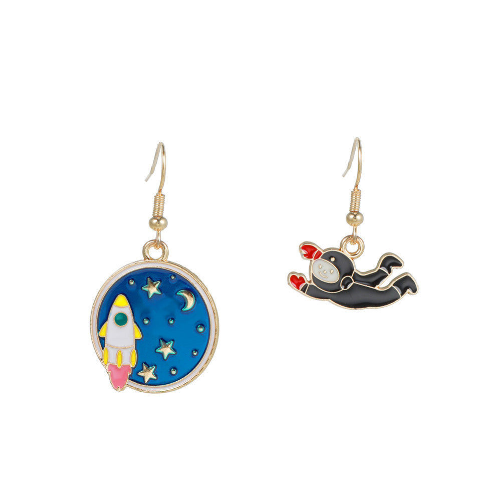 Cute Cartoon Cat Flower Bee Astronaut Stud Earrings for Women Alloy with Plating Finish Geometric Design