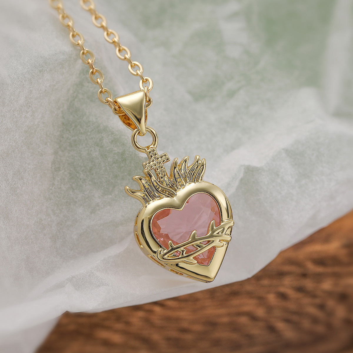 Minimalist 18K Gold Plated Brass Heart Cubic Zirconia Pendant Necklace for Women