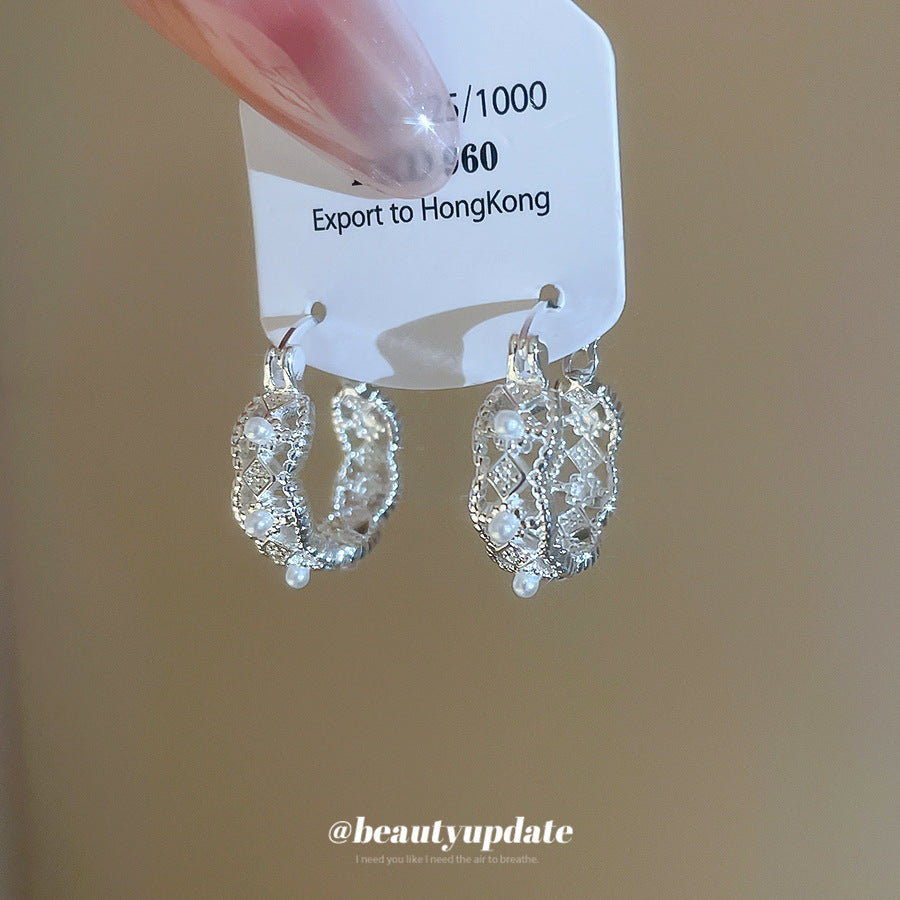 Pendientes de botón minimalistas, elegantes, geométricos con perlas y postes de acero chapado para mujer