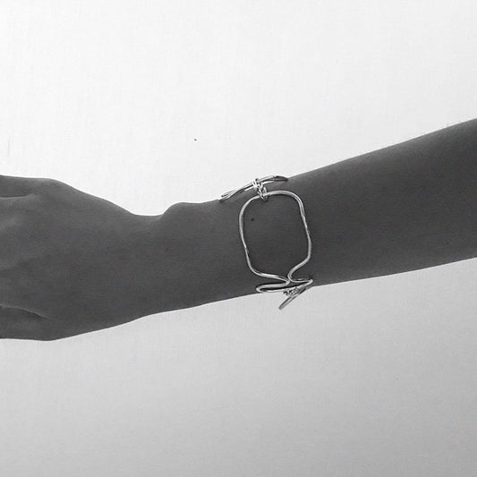 Pulsera de diseño abstracto tejida geométrica pulida de plata de ley 925 minimalista