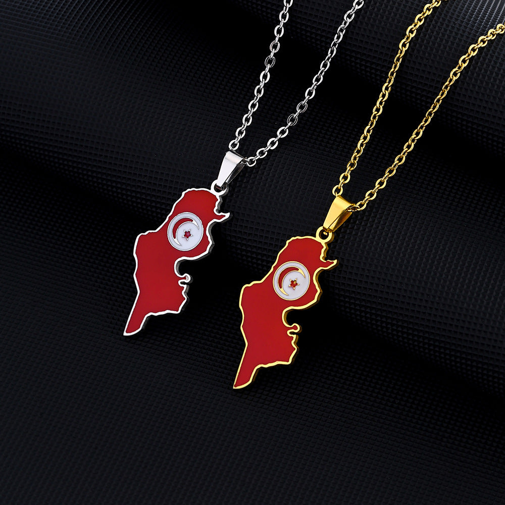 Collana pendente geometrica stile etnico in acciaio inossidabile con charm in acciaio al titanio e finitura placcata