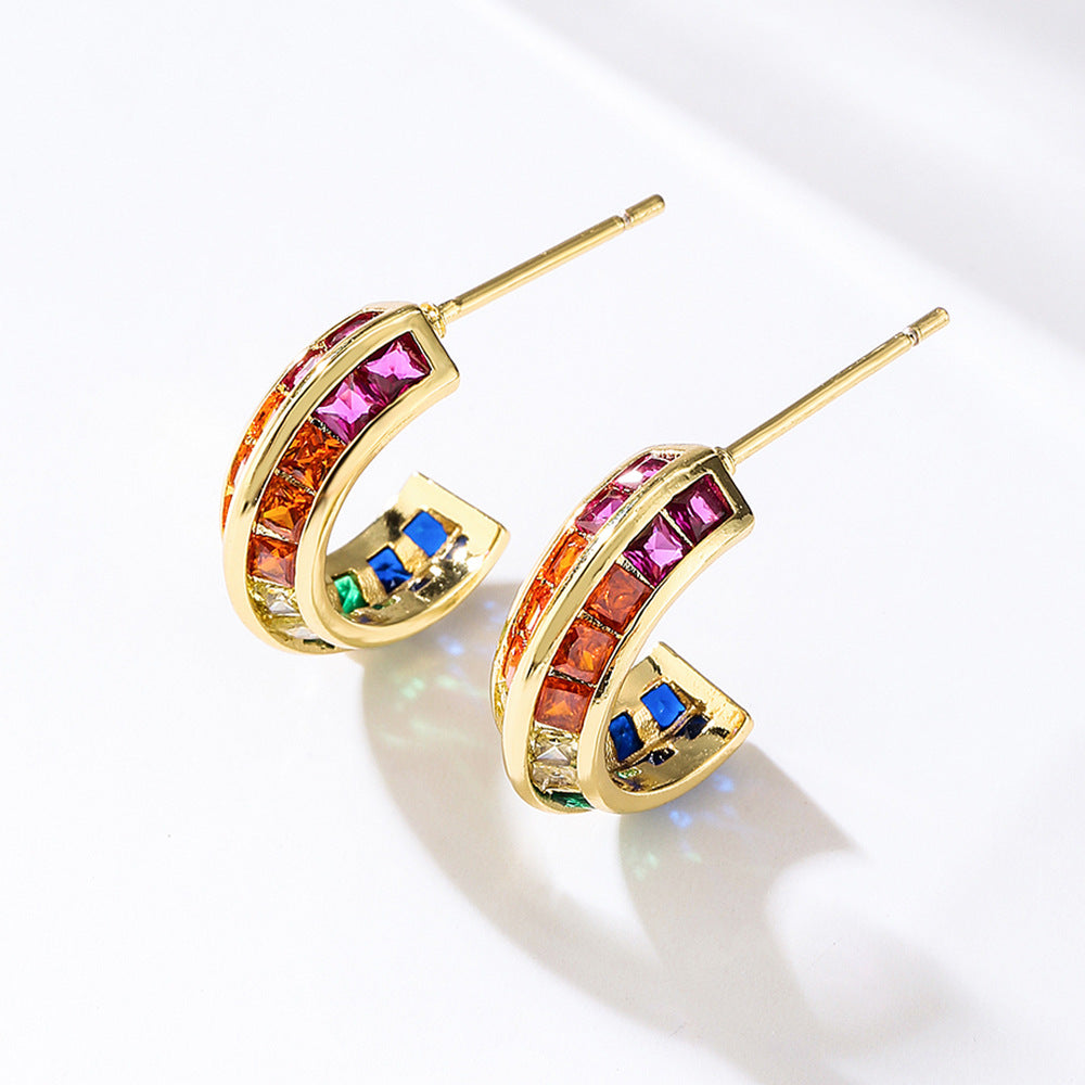 Orecchini da donna geometrici minimalisti in rame con placcatura in oro 18 carati e perni in zirconia arcobaleno