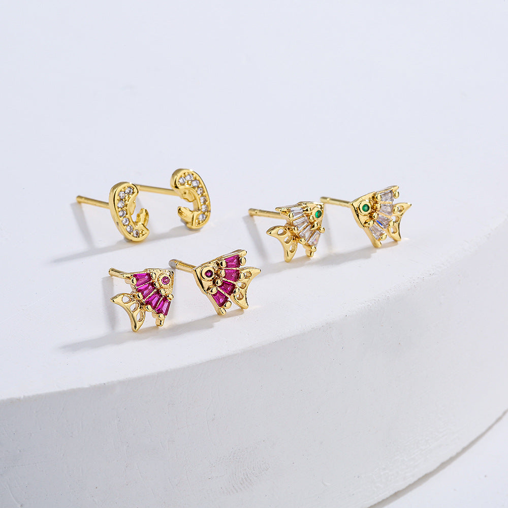 Minimalist 18K Gold Plated Copper Micro-set Zircon Geometric Fish Stud Earrings for Women