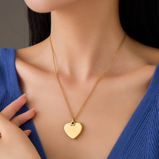 Fashionable Heart-Shaped Stainless Steel Pendant Necklace with Plated Finish for Women