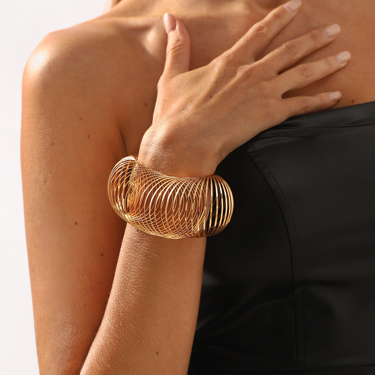 Pulsera geométrica redonda de moda para mujer con acabado de hierro galvanizado, brazalete elástico ligero de lujo