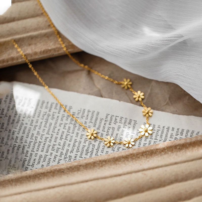 Minimalist Sunflower Daisy Pendant Necklace for Women in Titanium Steel with Gold Plating on O-Chain