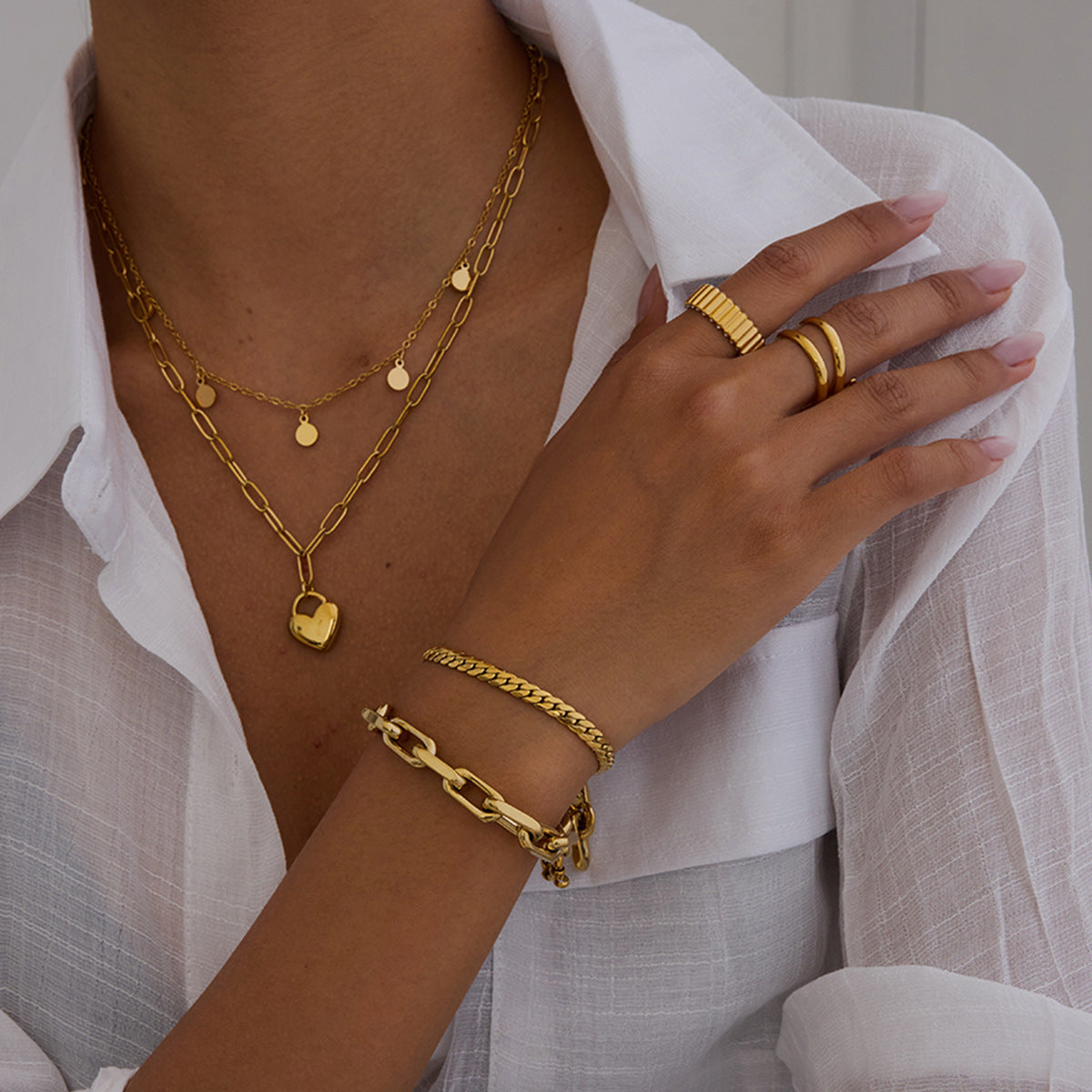 Collana Minimalista a Cuore in Acciaio al Titanio con Finitura Placcata per Donna, Gioielli con Catenina Pendente in Acciaio Inossidabile