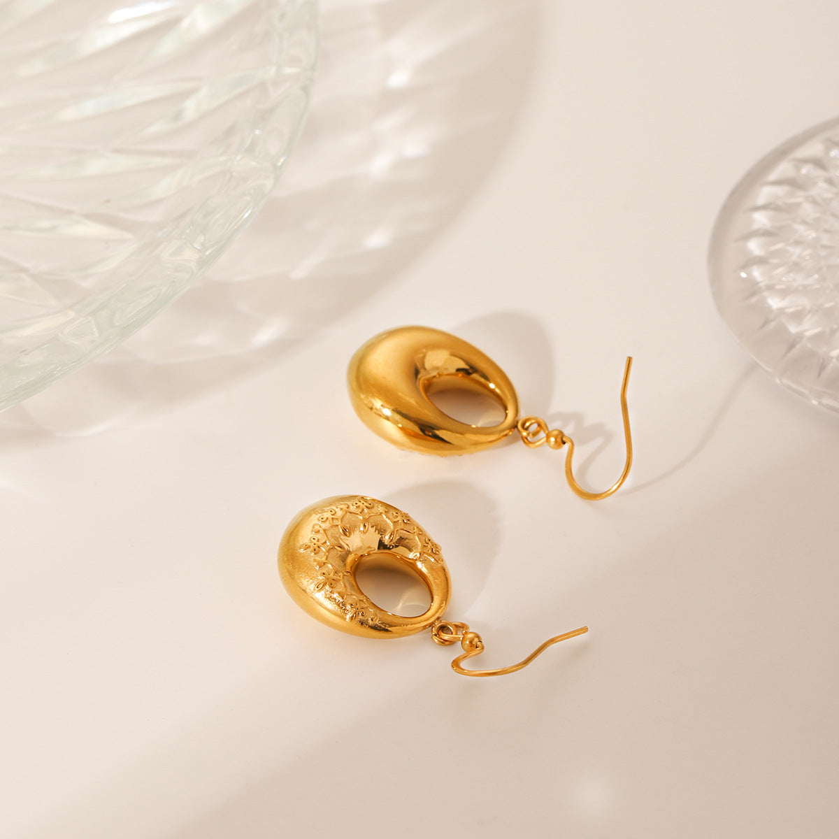 Orecchini pendenti da donna in acciaio inossidabile con placcatura in oro 18 carati, design geometrico stile palazzo francese e anello ovale