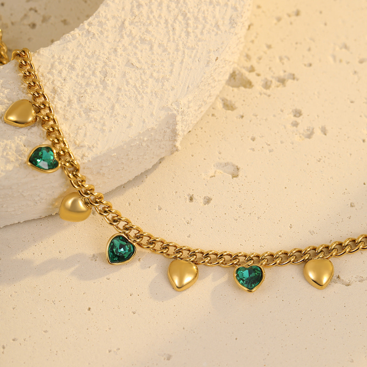Braccialetto alla moda in acciaio inossidabile con cuore geometrico stile OL, intarsio di strass e dettaglio a nappa