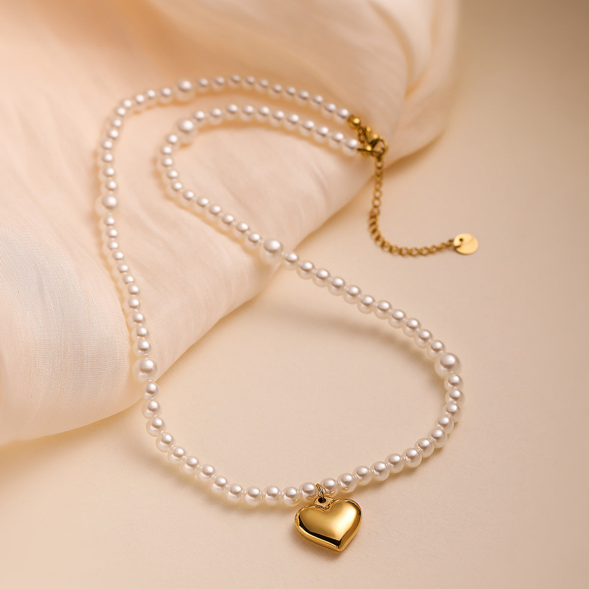 Minimalist Heart-Shaped 18K Gold-Plated Stainless Steel Pendant Necklace with Pearl Accent for Women