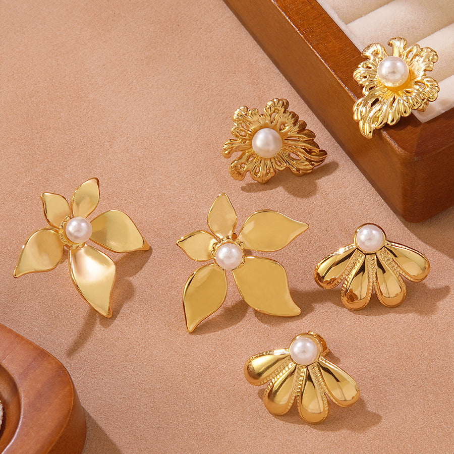 Elegant Floral Pearl Stud Earrings Stainless Steel Flower Design for Women