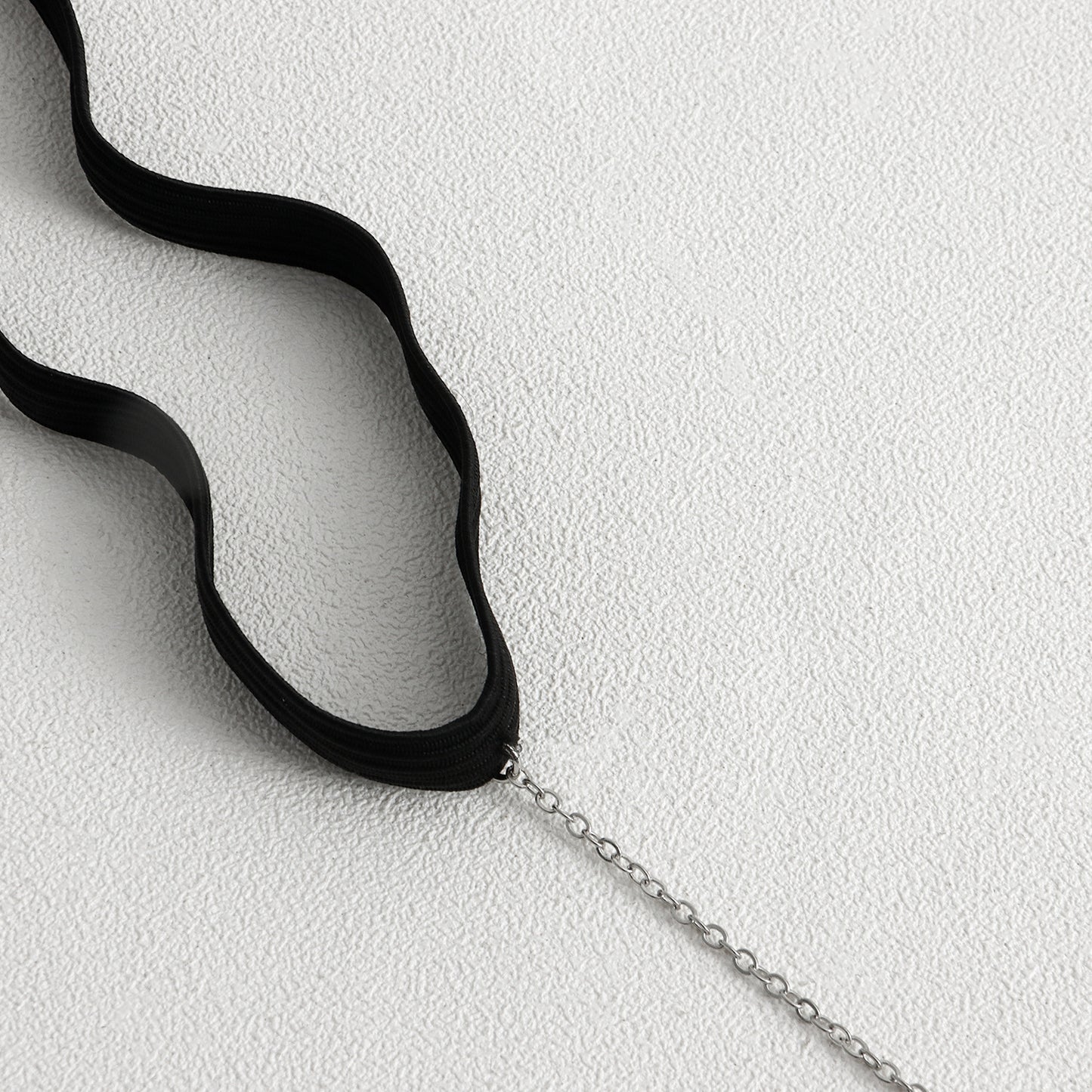 Minimalist Double-Layer Ankle Chain for Women with Geometric Design in Alloy with Elastic Band for Beach and Vacation