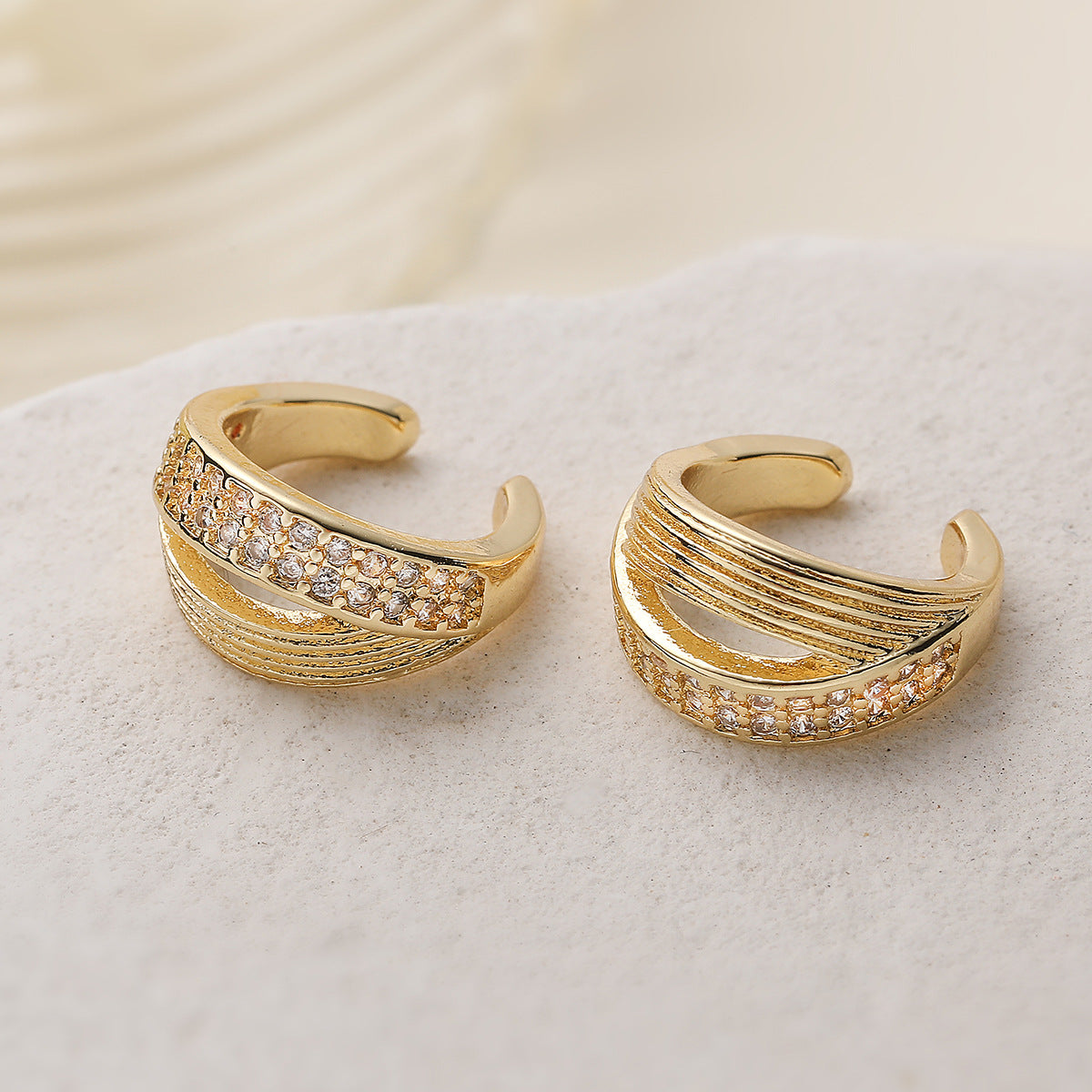 Minimalist Luxury 18K Gold Plated Brass Geometric Micro-Inlay Cubic Zirconia U-Shape Clip-On Earrings for Women