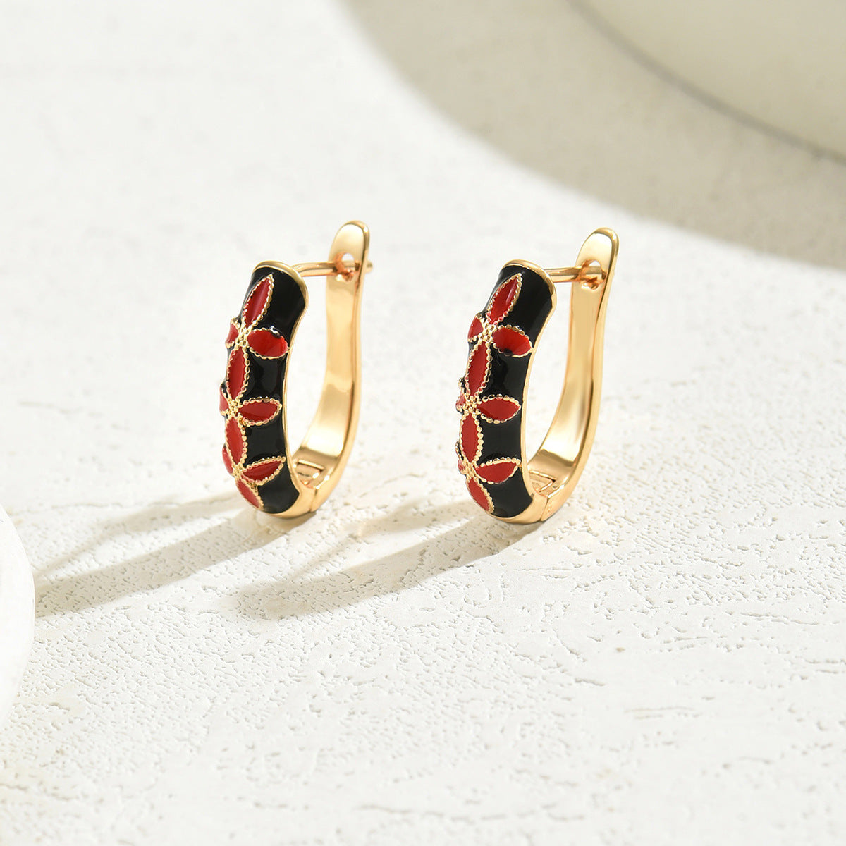 Pendientes Geométricos en Forma de U Estilo Palacio Vintage con Diseño Floral Esmaltado para Mujer