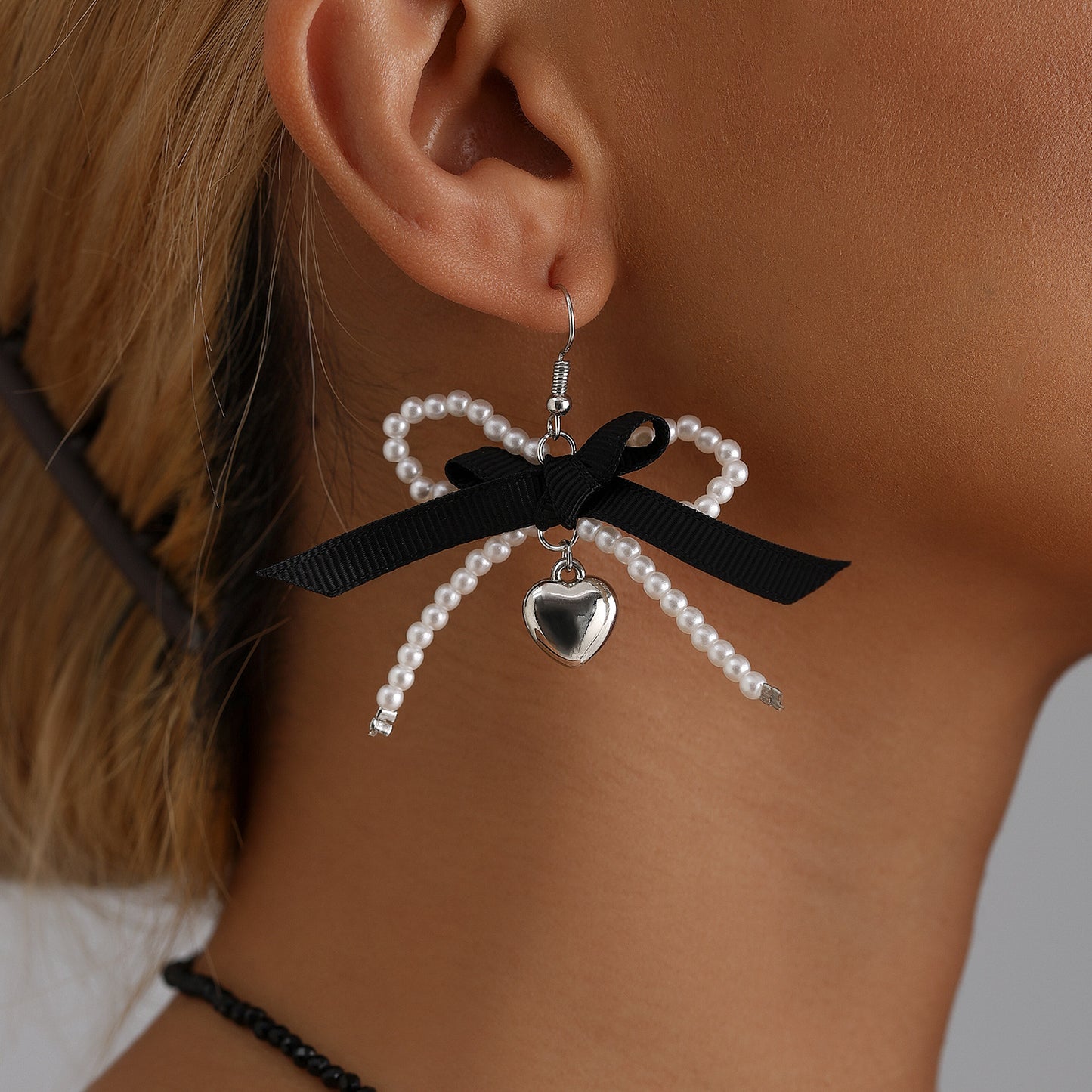 Set di collana con fiocco di perle scure da donna, in lega con finitura galvanica