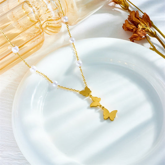 Collana con Pendente a Farfalla d'Ispirazione Vintage in Acciaio al Titanio con Finitura Lucida e Dettagli a Frange da Donna