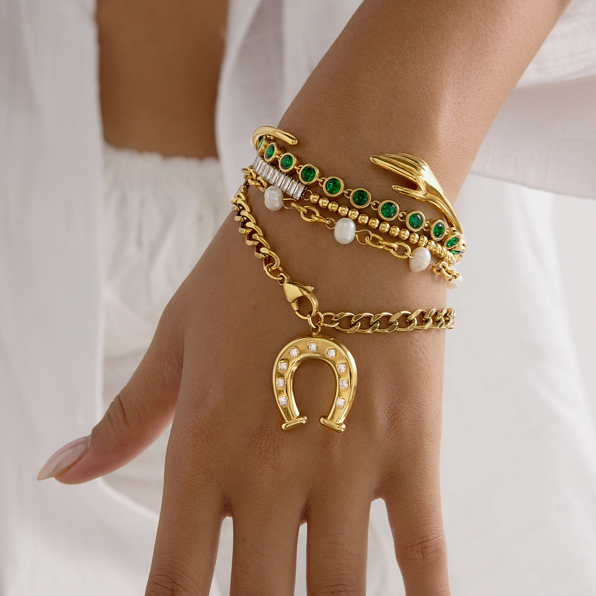 Juego de collar de acero de titanio en forma de U minimalista con diamantes de imitación y pulsera de acero inoxidable para mujer con acabado chapado