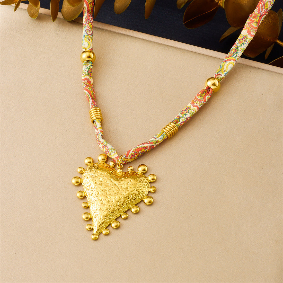 Vintage Elegant Gold Plated Stainless Steel Heart Pendant Necklace with Floral Ribbon and Beads