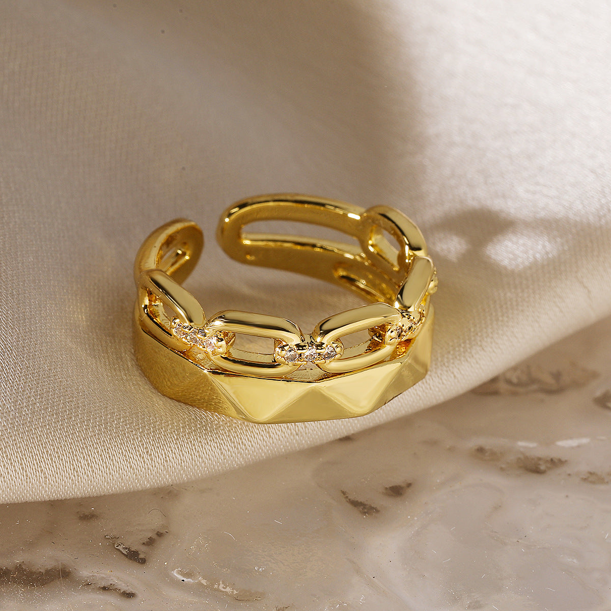 Minimalist Geometric Open Ring for Women Made of Copper with 18K Gold Plating and Micro-Paved Zirconia
