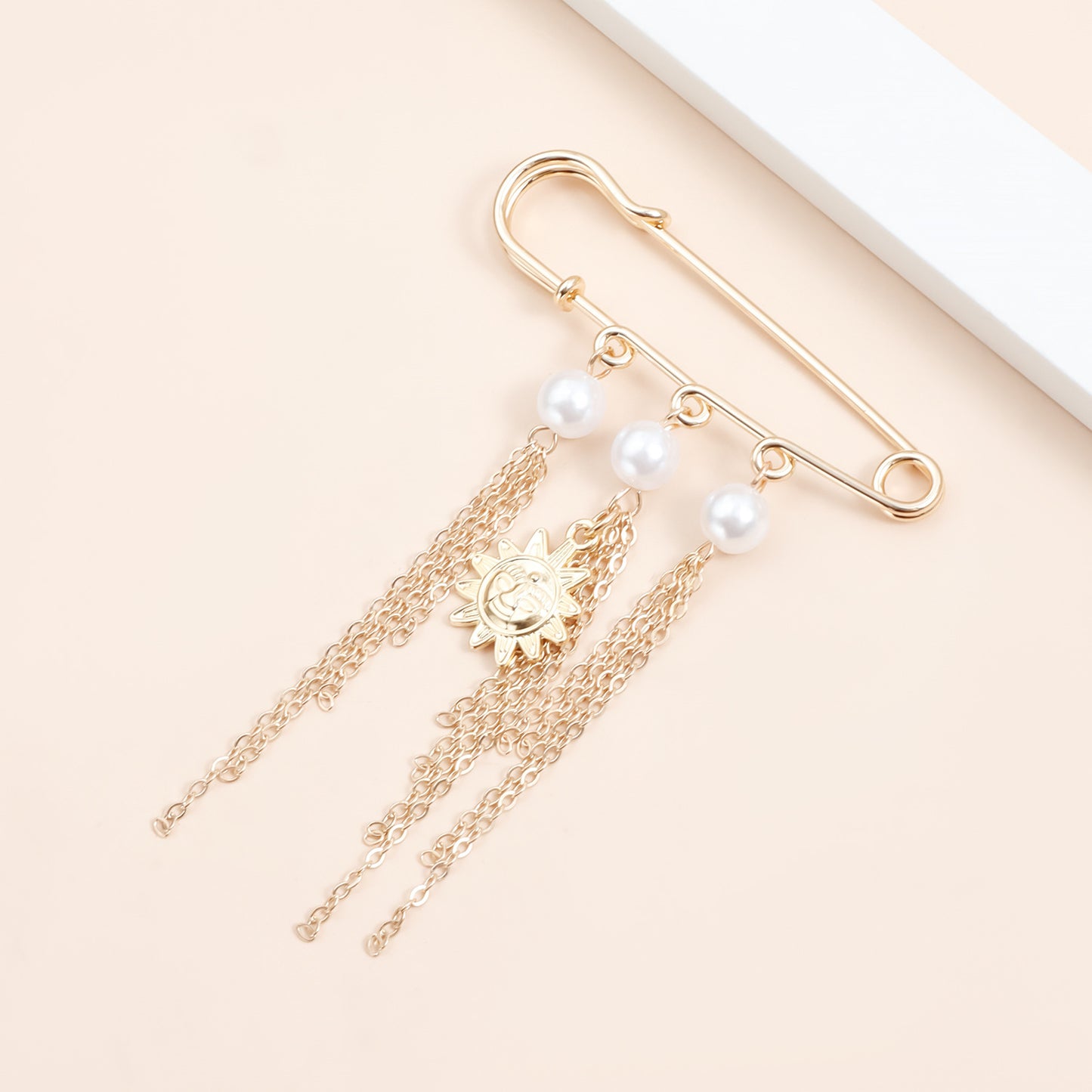 Vintage Geometric Floral Sunflower Smile Tassel Alloy Brooch for Women