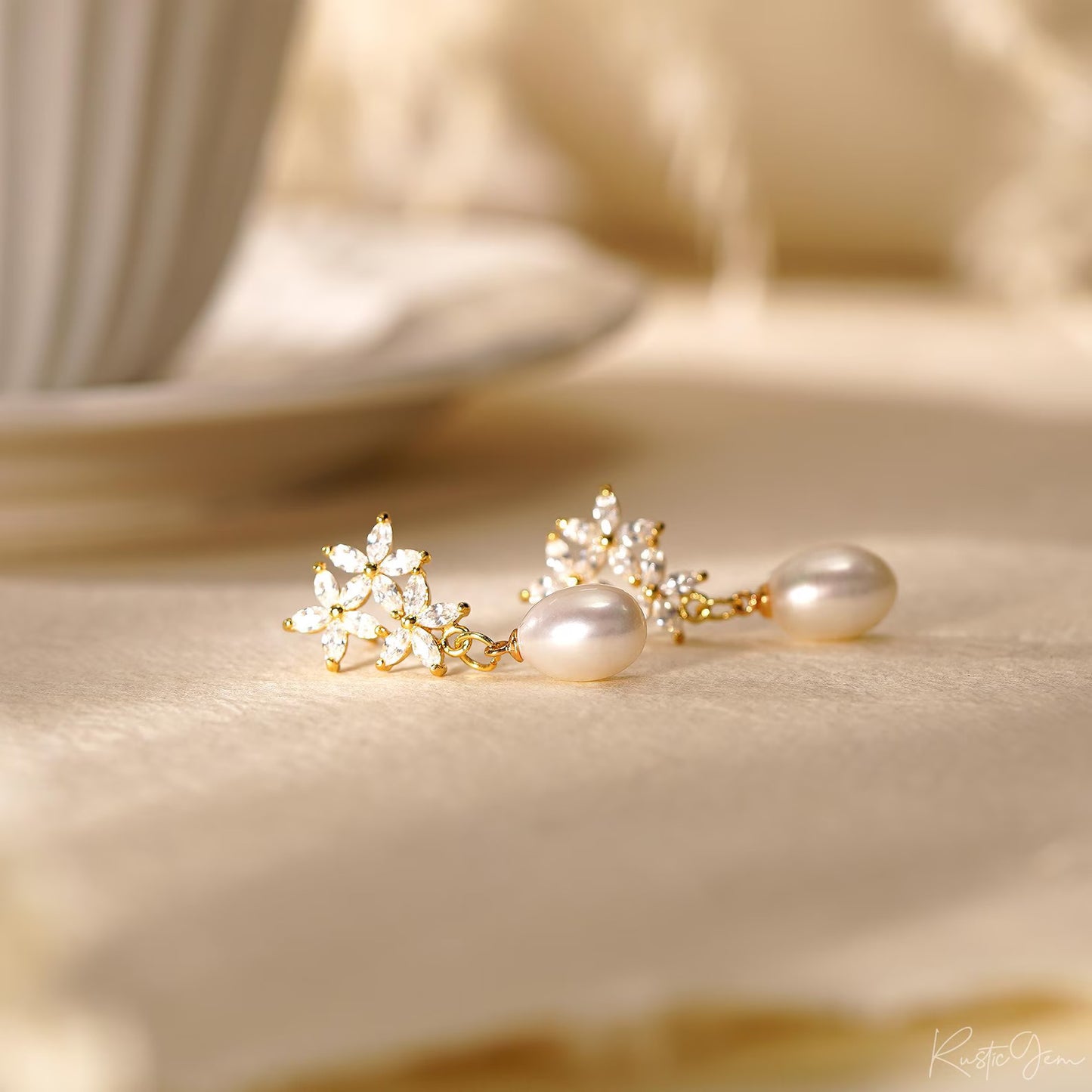 Luxury Elegant Geometric Alloy Rhinestone Inlay Earrings for Women