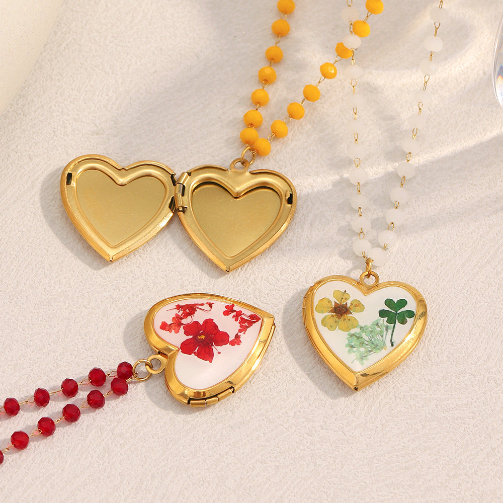 Minimalist Heart-Shaped Stainless Steel Plated 18K Gold Pressed Flower Locket Necklace with Glass Beads