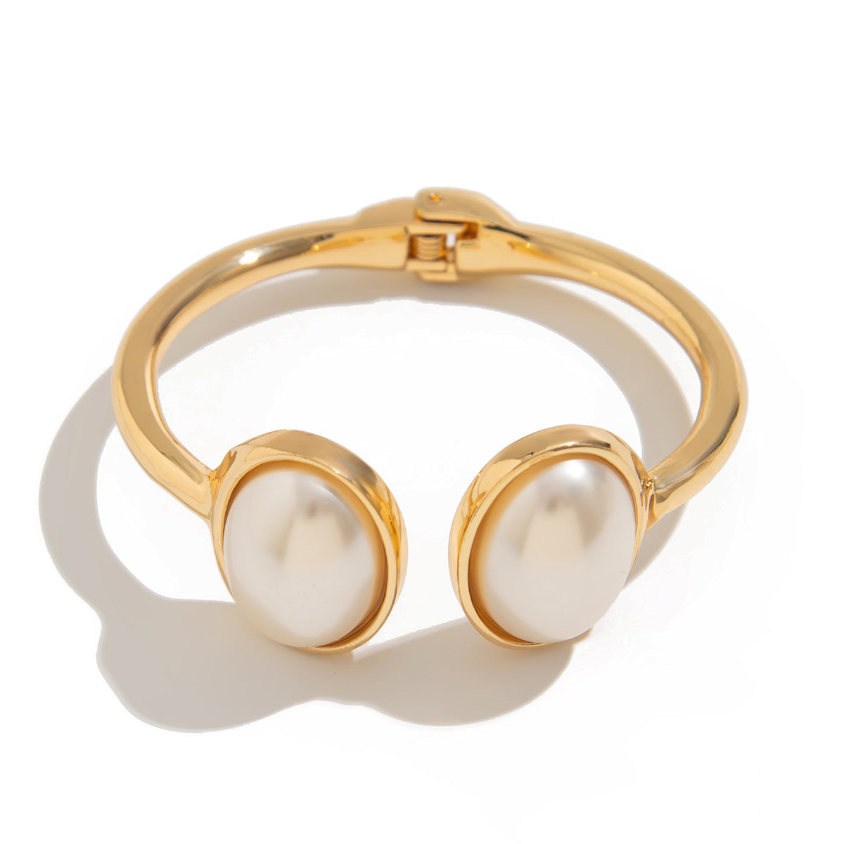 Bracciale Barocco con Perle Simulate da Donna in Lega Testurizzata Ondulata d'Ispirazione Vintage