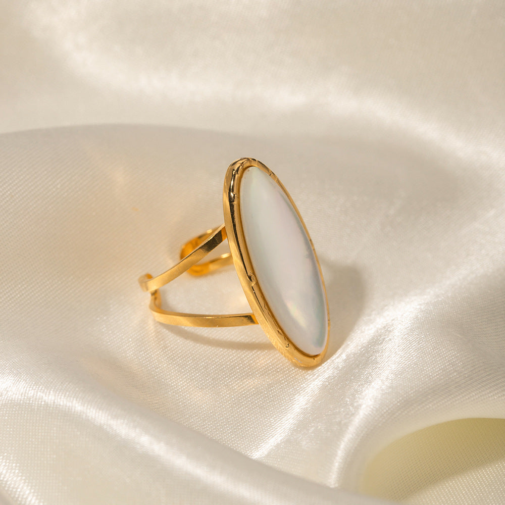 Anello da donna in acciaio inossidabile in stile INS con intarsi in conchiglia di abalone naturale placcato oro 18K