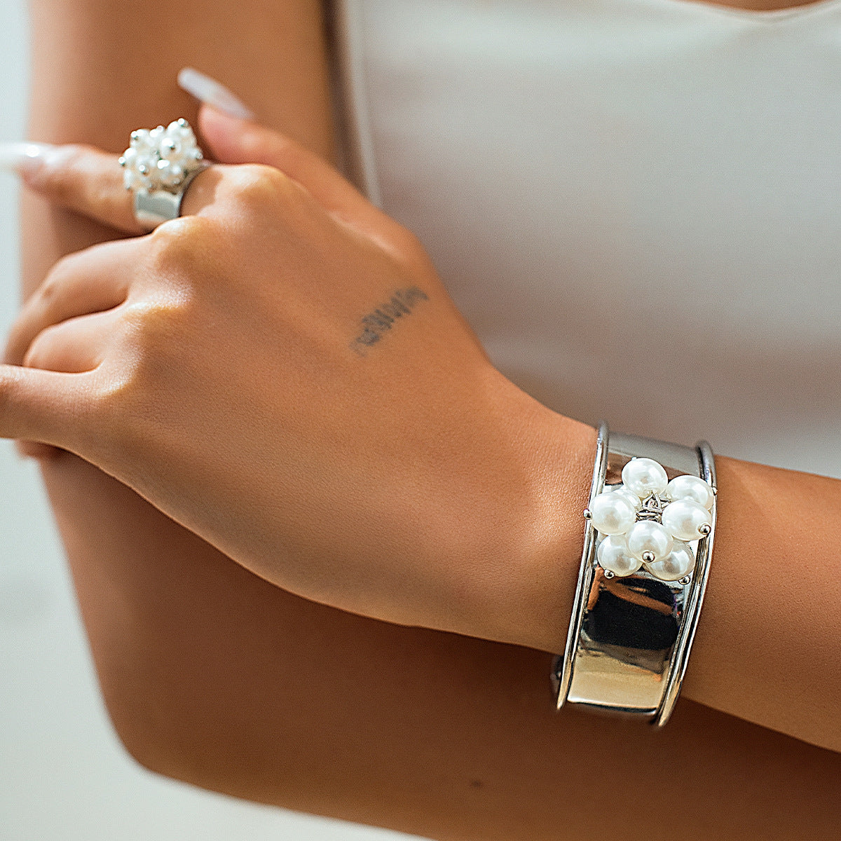 Electroplated Iron Bracelet Set with Imitation Pearl Pendant for Women