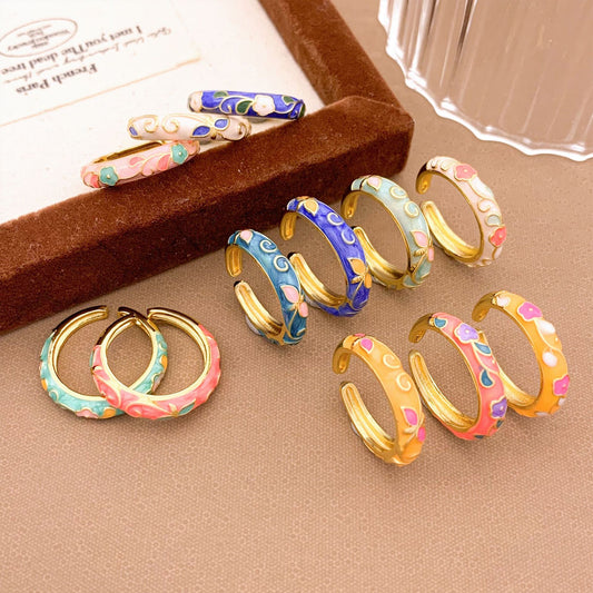 Anello da donna in lega con fiori smaltati, placcato oro, dolce ed elegante