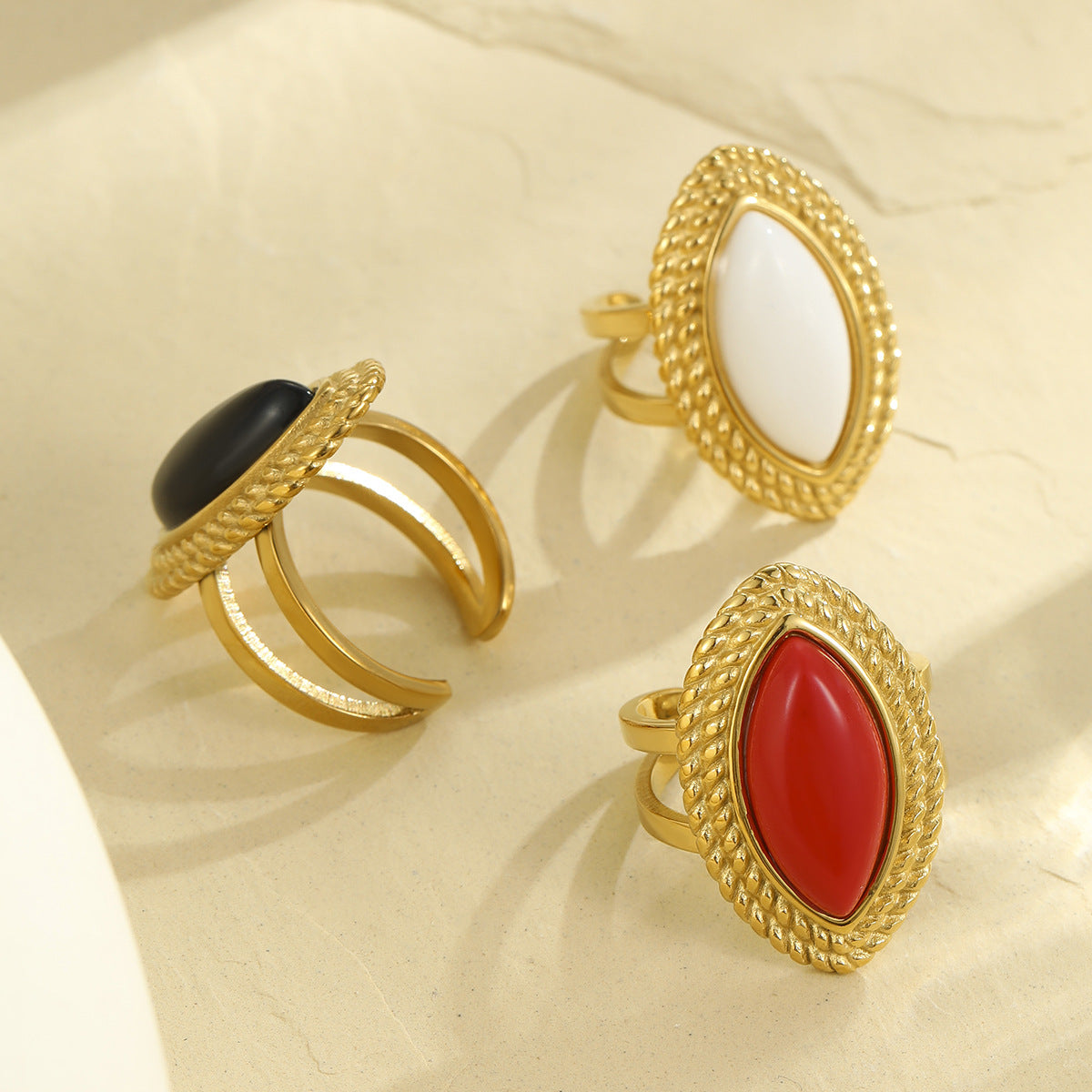 Anello regolabile aperto da donna in acciaio inossidabile placcato oro 18 carati con taglio marquise geometrico di lusso