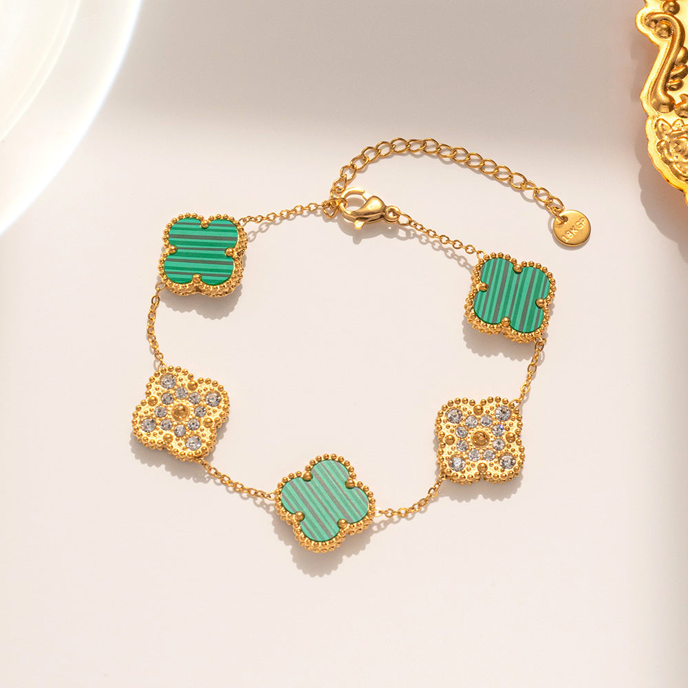 Pulsera Minimalista de Acero de Titanio con Forma de Trébol para Mujer con Baño de Oro e Incrustaciones de Nácar
