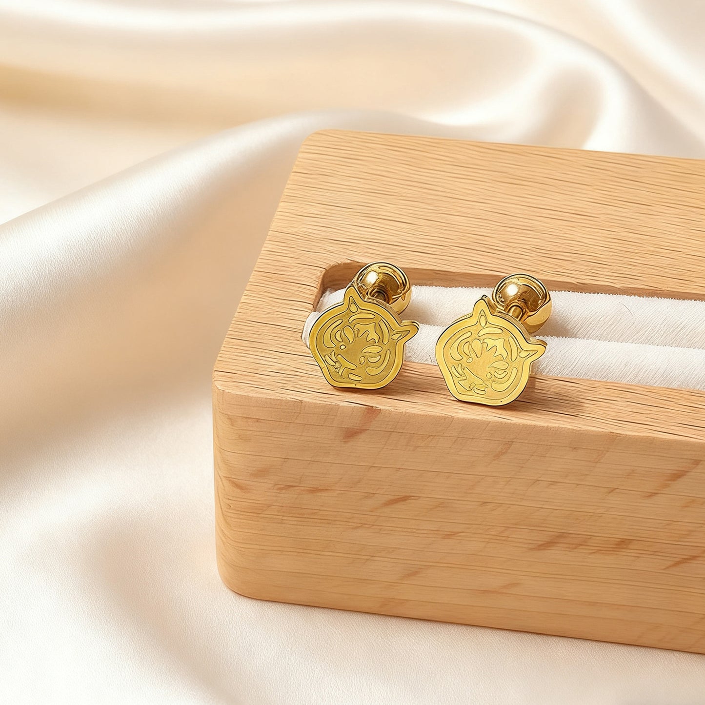Orecchini a perno da donna in acciaio inossidabile placcati oro, di lusso, casual, a forma di animale