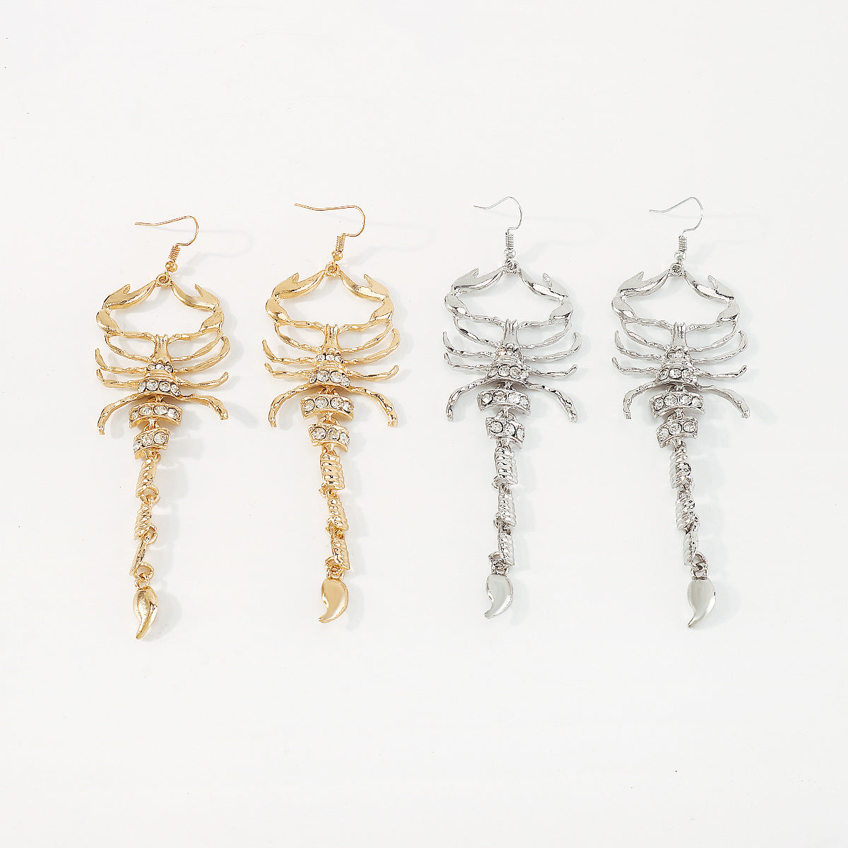 Pendientes de escorpión geométricos para mujer, de aleación con incrustaciones de pedrería y acabado galvanizado, estilo vanguardista y dulce