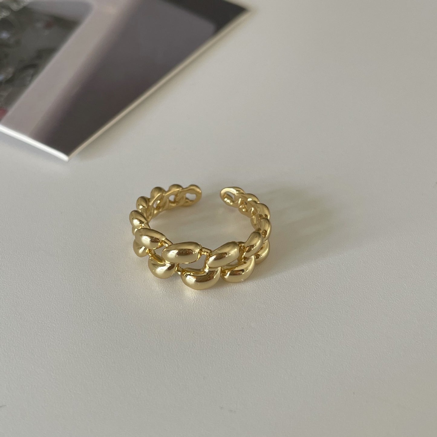 Anello a maglie geometriche placcato argento sterling 925, minimalista ed elegante