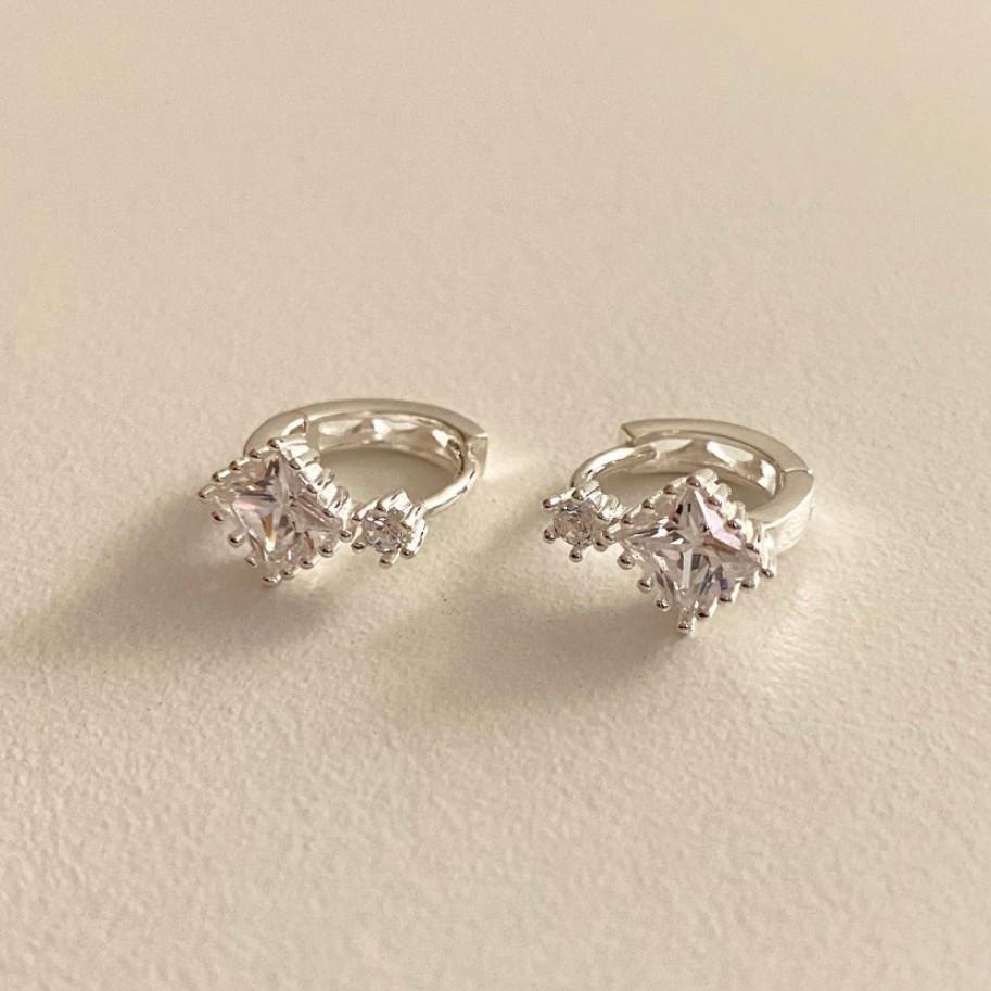 Pendientes de Tachuela Redondos Geométricos de Circonita Cúbica Chapados en Plata de Ley 925 Minimalistas para Mujer