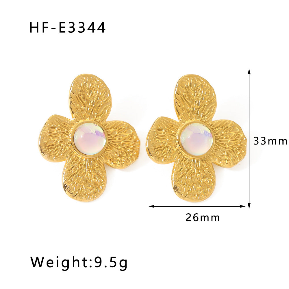Orecchini da donna minimalisti in acciaio inossidabile a forma di farfalla floreale con finitura placcata sottovuoto in oro 18K