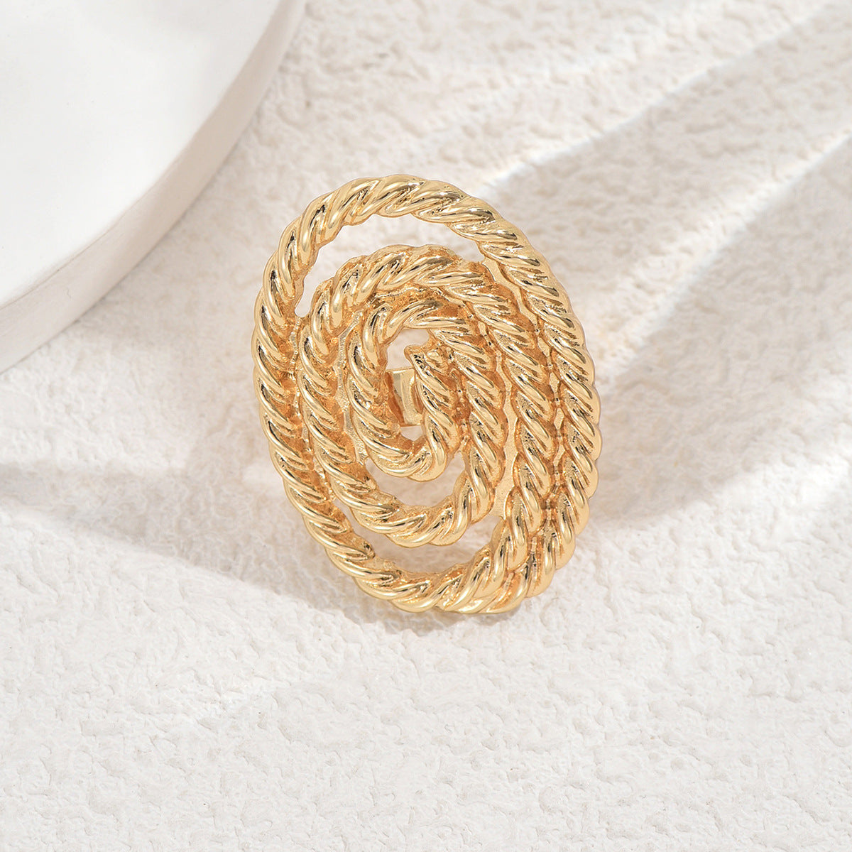 Anillo abierto minimalista de cobre con diseño floral geométrico e incrustaciones de perlas para mujer