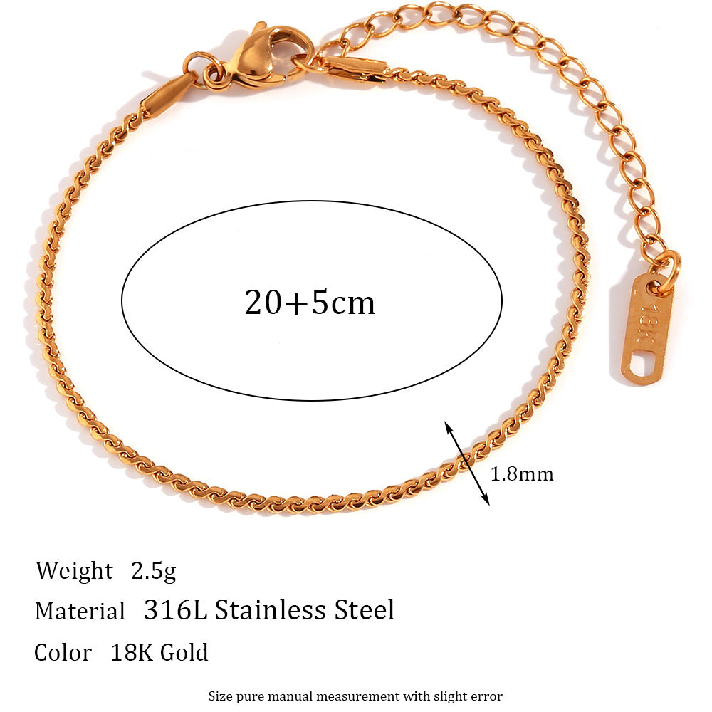 Conjunto de collar de acero de titanio geométrico minimalista con cadena de acero inoxidable bañada en oro de 18K para mujer
