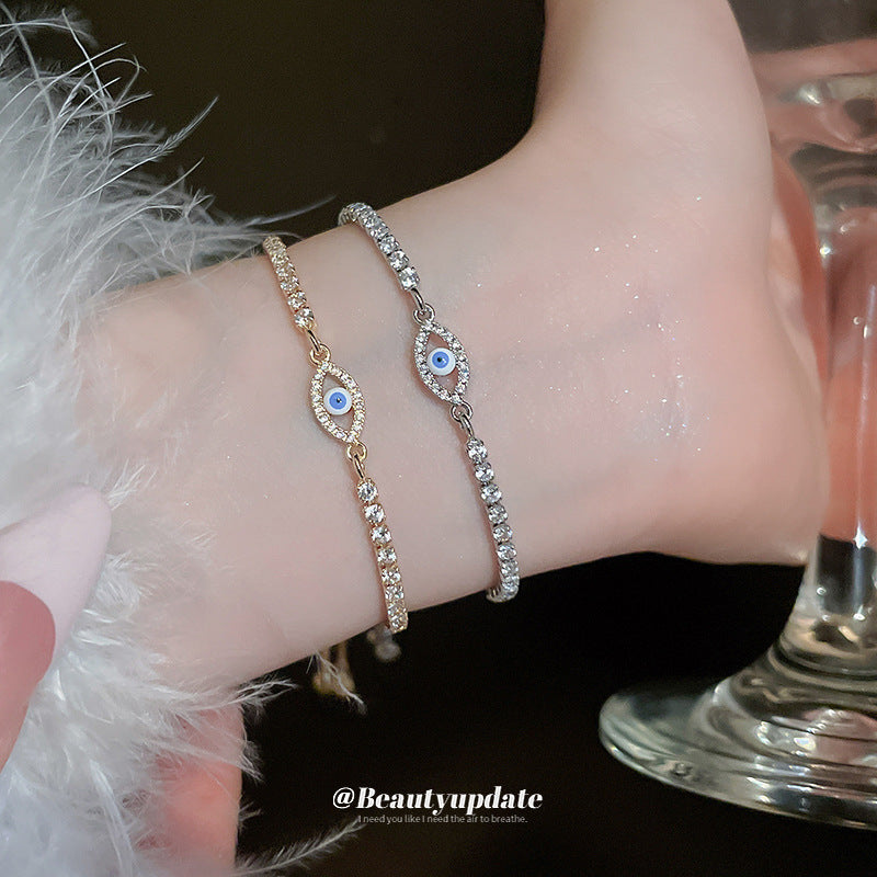 Bracciale da donna in zircone intarsiato, stile lussuoso, geometrico ovale, con base in rame e design elegante e minimalista