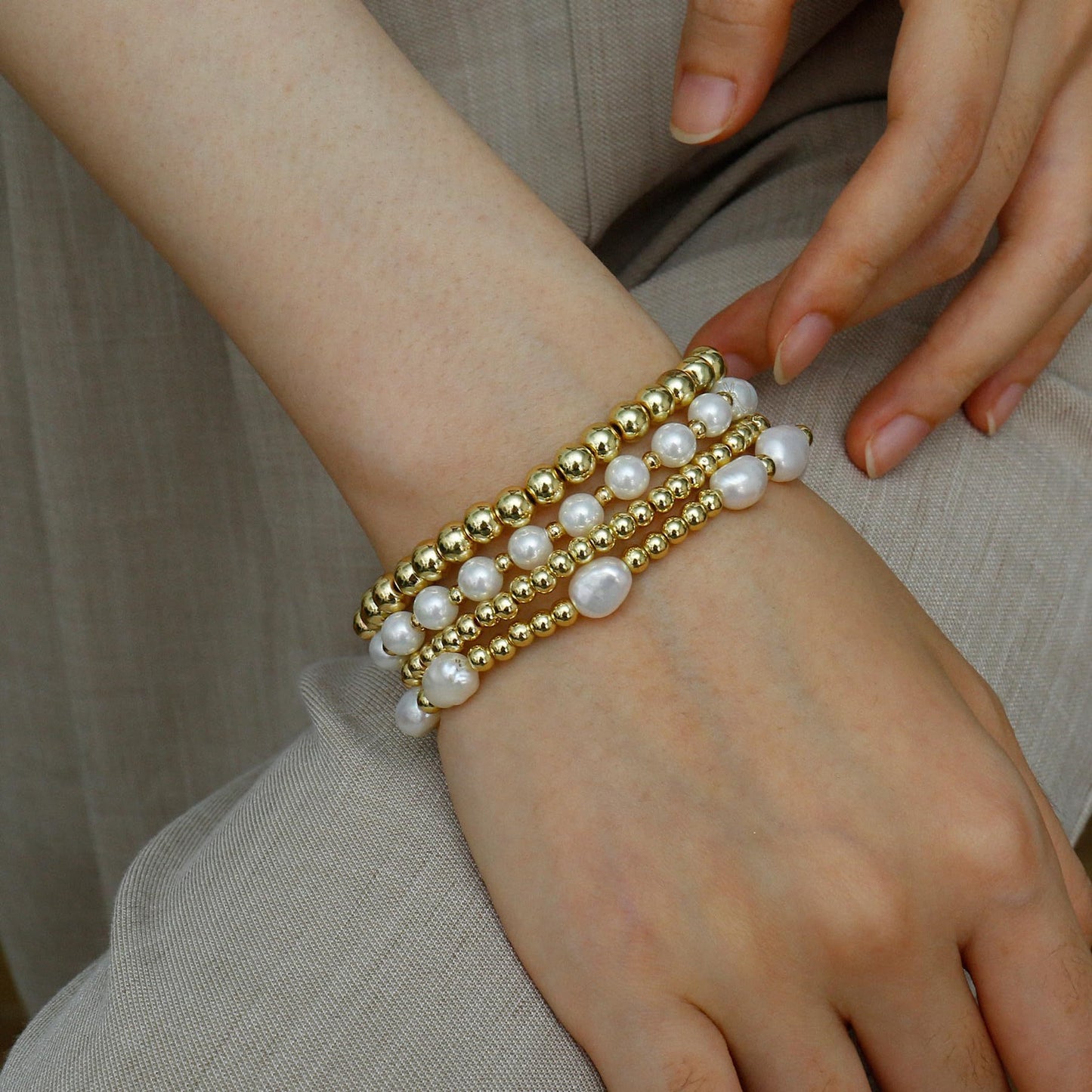 Elegant Gold Plated Hematite Elastic Bracelet with Baroque Imitation Pearls Geometric Multi-Layer Design for Women