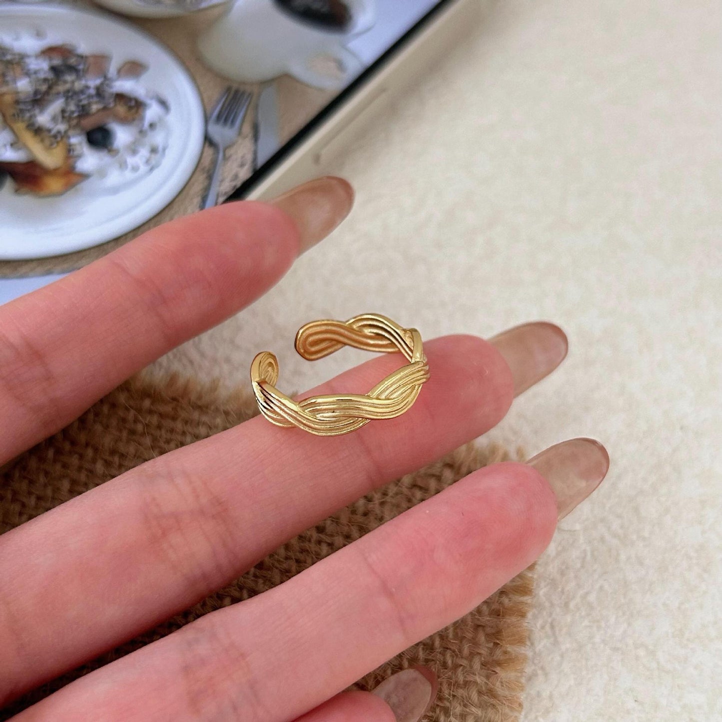 Minimalist Geometric Line Ring in 925 Sterling Silver for Women