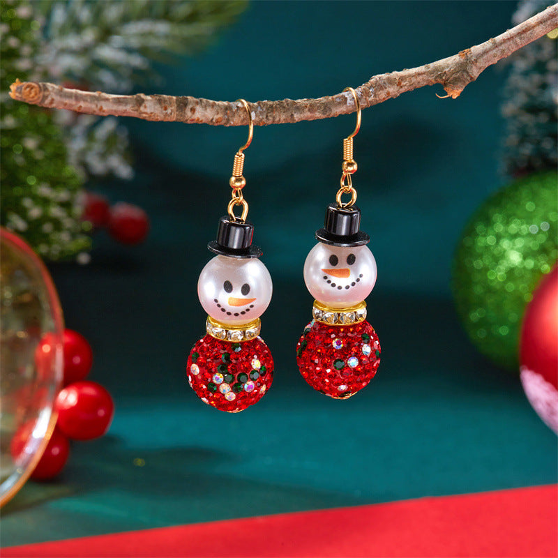 Lindos pendientes navideños de muñeco de nieve con diamantes de imitación, acentos de perlas de imitación y ganchos de cobre chapado para mujer