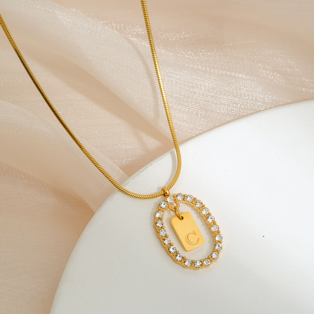 Collana da donna con ciondolo a lettera in acciaio inossidabile, minimalista, con strass, su catena snake
