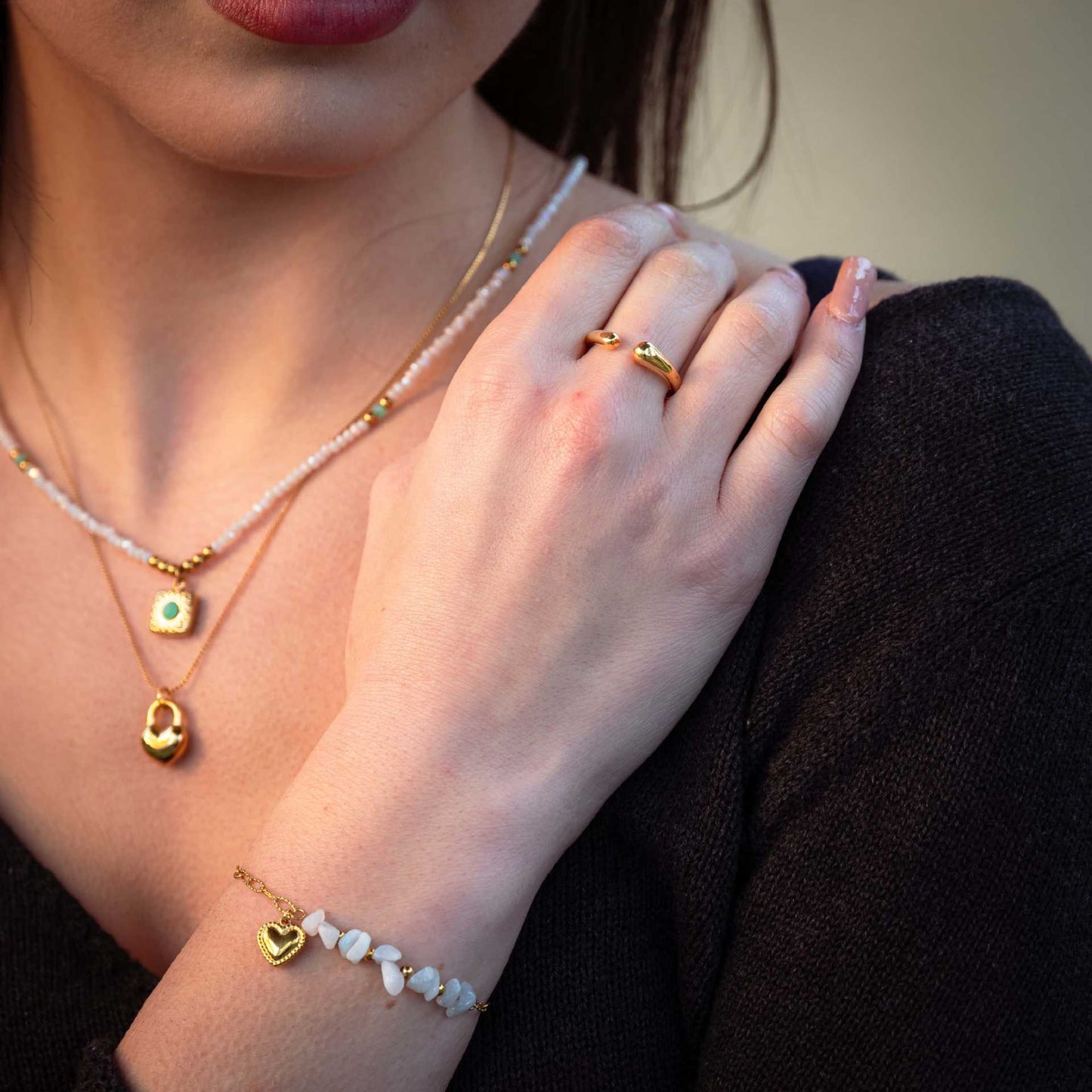 Pulsera de Acero Inoxidable con Corazón a la Moda, Baño de Oro de 18K y Cuentas de Piedra Natural