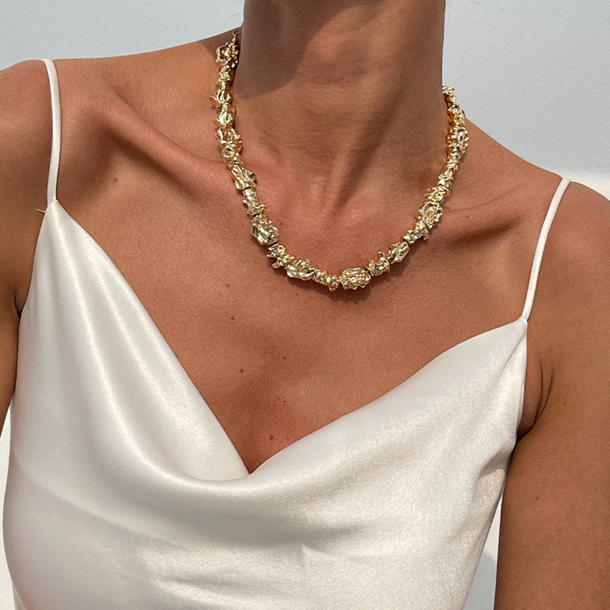 Collar Gargantilla Minimalista de Aleación con Forma Geométrica Irregular y Acabado Galvanizado para Mujer