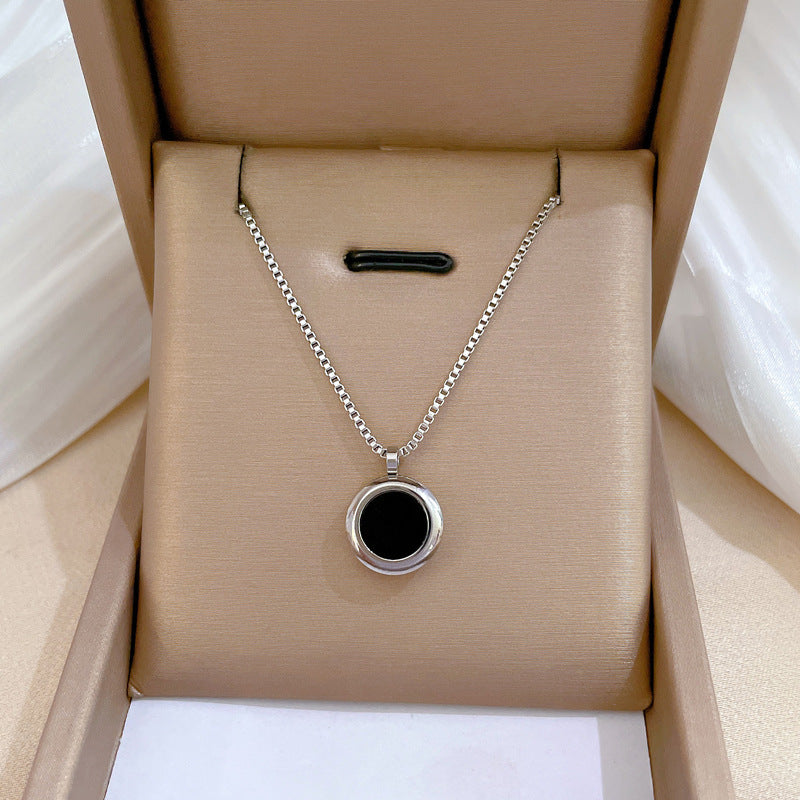 Collana Minimalista Geometrica in Acciaio Titanio Placcato per Uomo e Donna Stile Fresco e Dolce