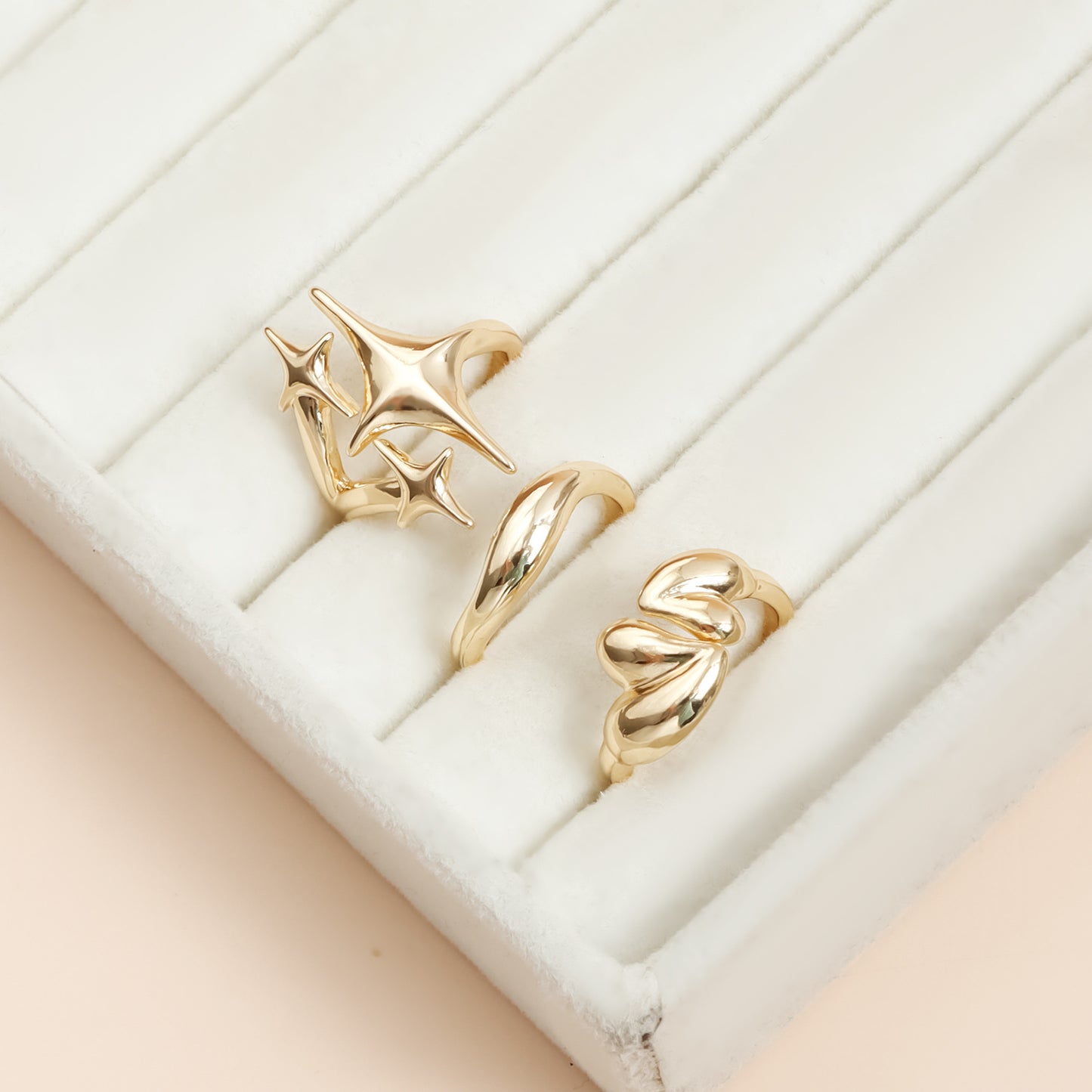 Anillo de borla ajustable geométrico con acabado metálico y superficie chapada para mujer