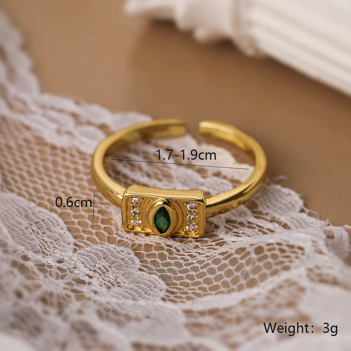 Anello Aperto Geometrico Minimalista da Donna in Ottone con Placcatura in Oro 18K e Intarsio di Zirconi